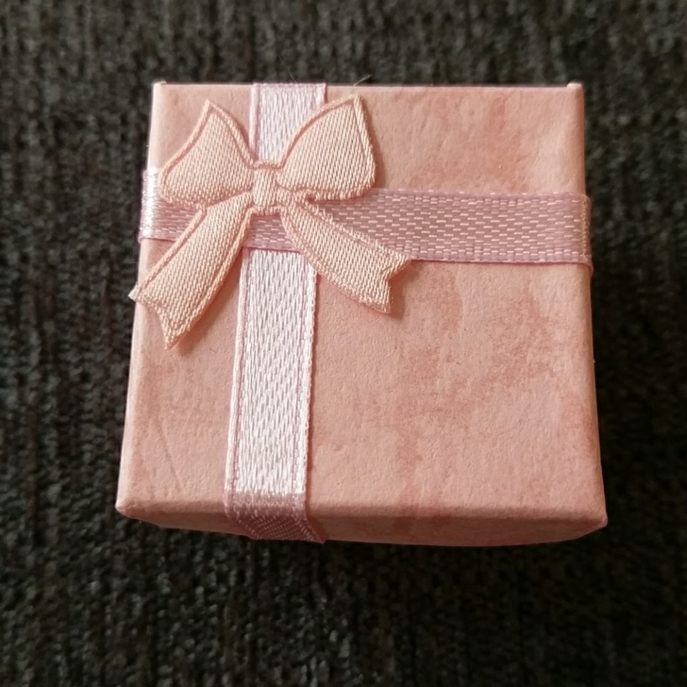 Mario and Luigi earrings - Picture 3 of 6